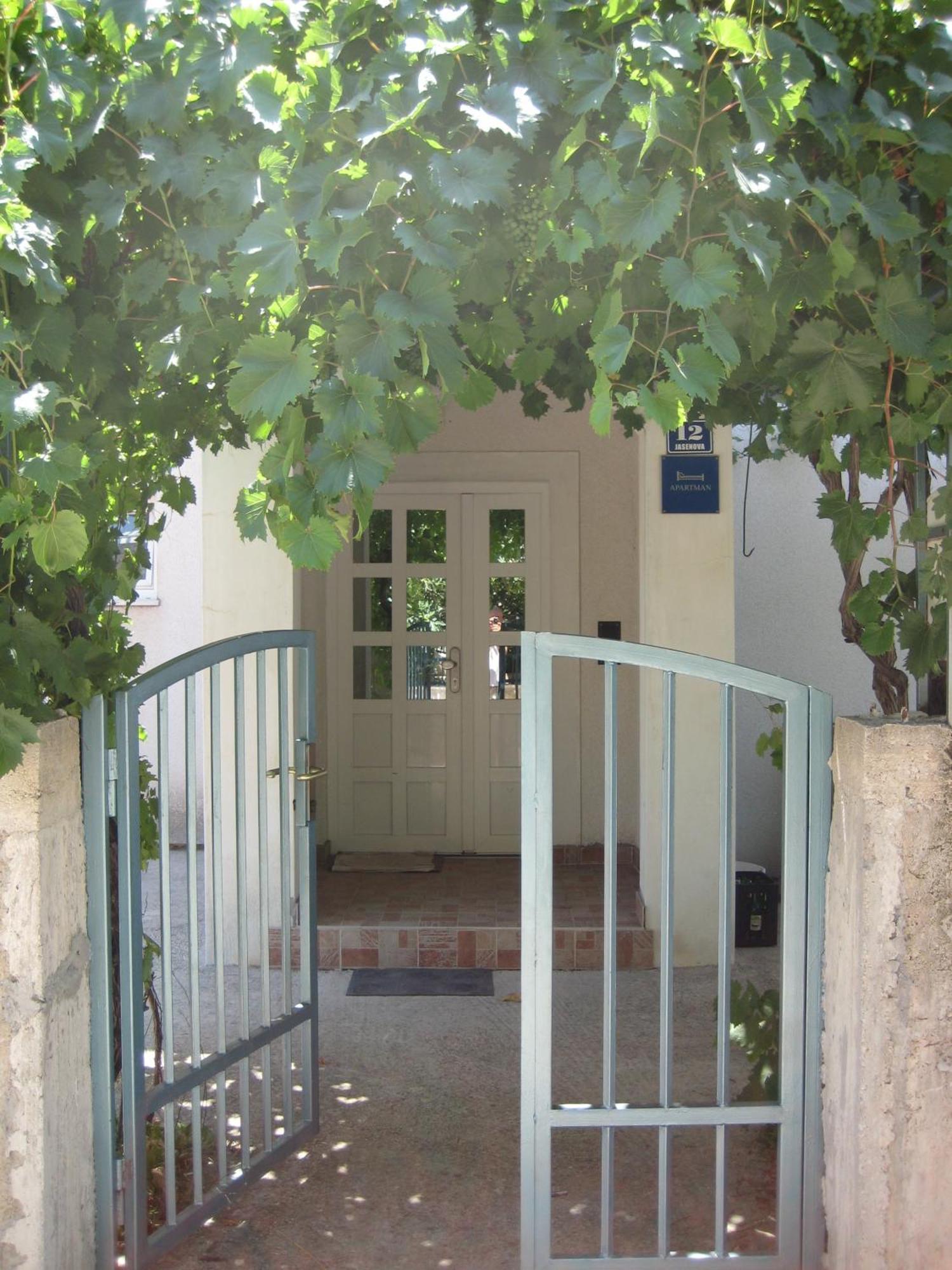 Apartments Pralija Mile Zaboric Exterior foto